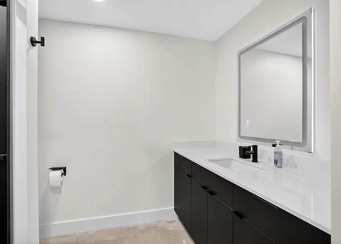 Chic Downtown | Beacon 2br * Tulsa