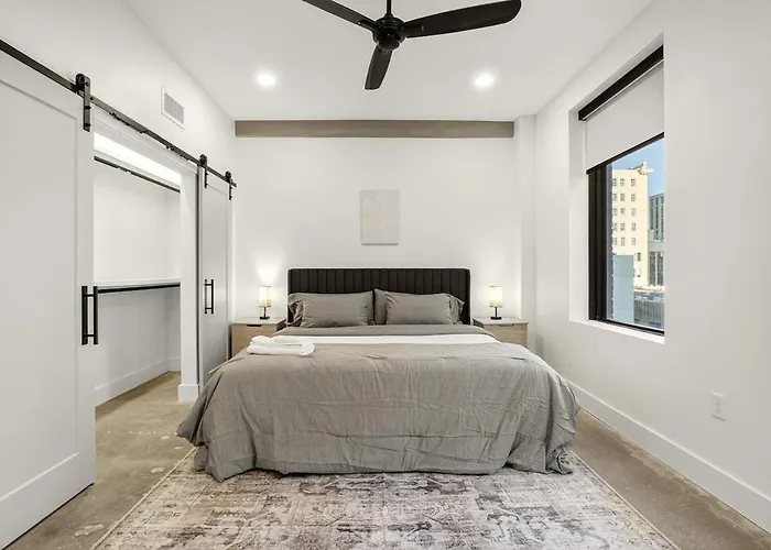 Chic Downtown | Beacon 2br * Tulsa